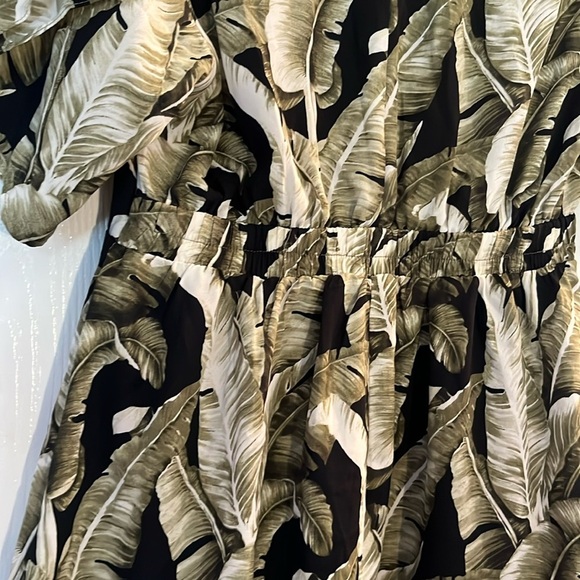 Buddy Love - Leaf Print Tie-Front Blouse (SMALL) - Picture 6 of 6